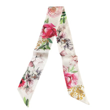 Load image into Gallery viewer, Camellia Twilly