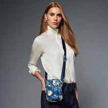 Load image into Gallery viewer, Dillon - Ceci Indigo Floral/Gold