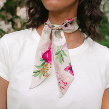 Load image into Gallery viewer, Camellia Twilly